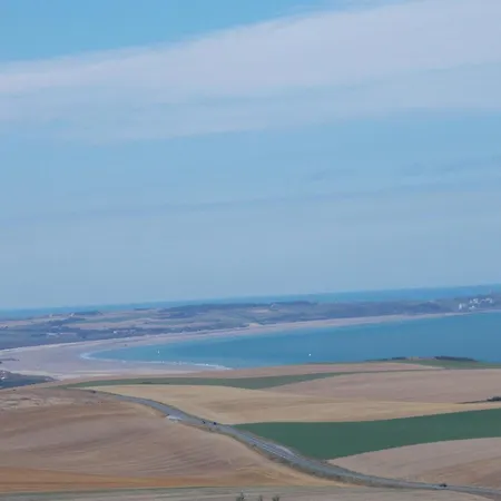 Les Hortensias Apartment *